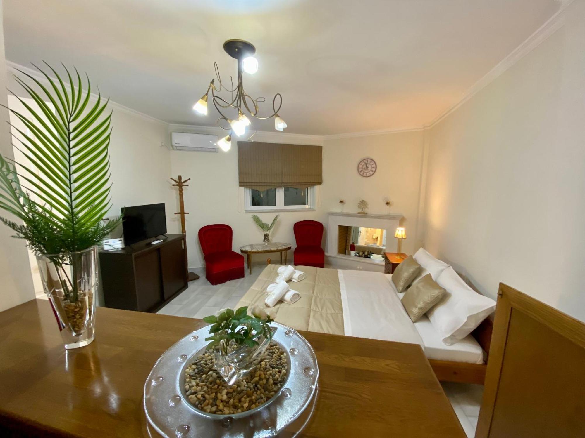 Apartment Nikos *